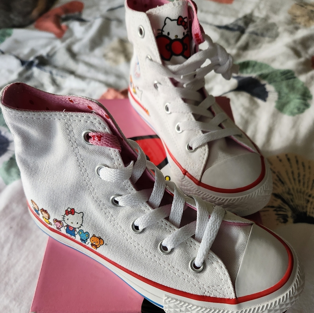Hello Kitty Converse limited edition